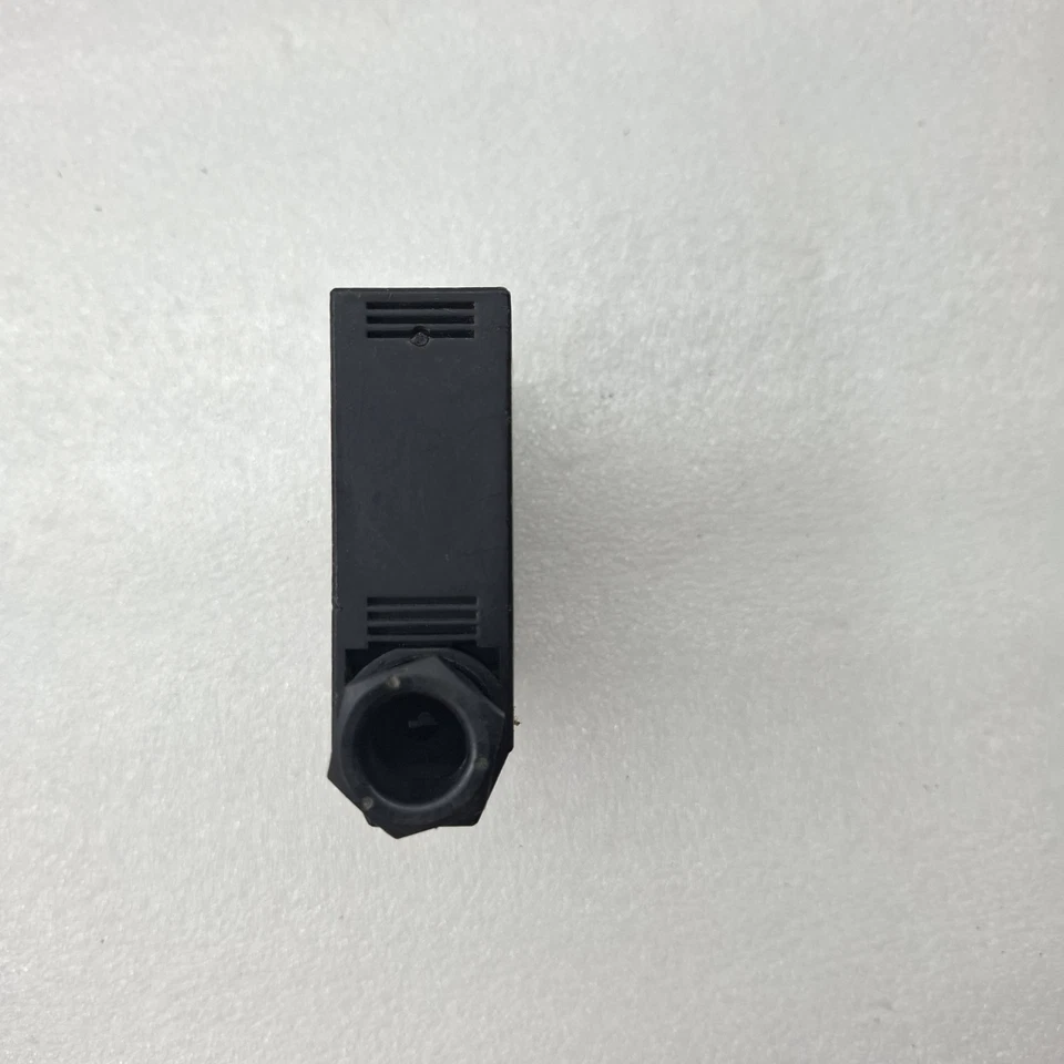 OMRON E3JM-R4M4-G SENSOR (USED CONDITION) E3JMR4M4G
